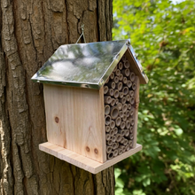 Load image into Gallery viewer, Hanging Bee House